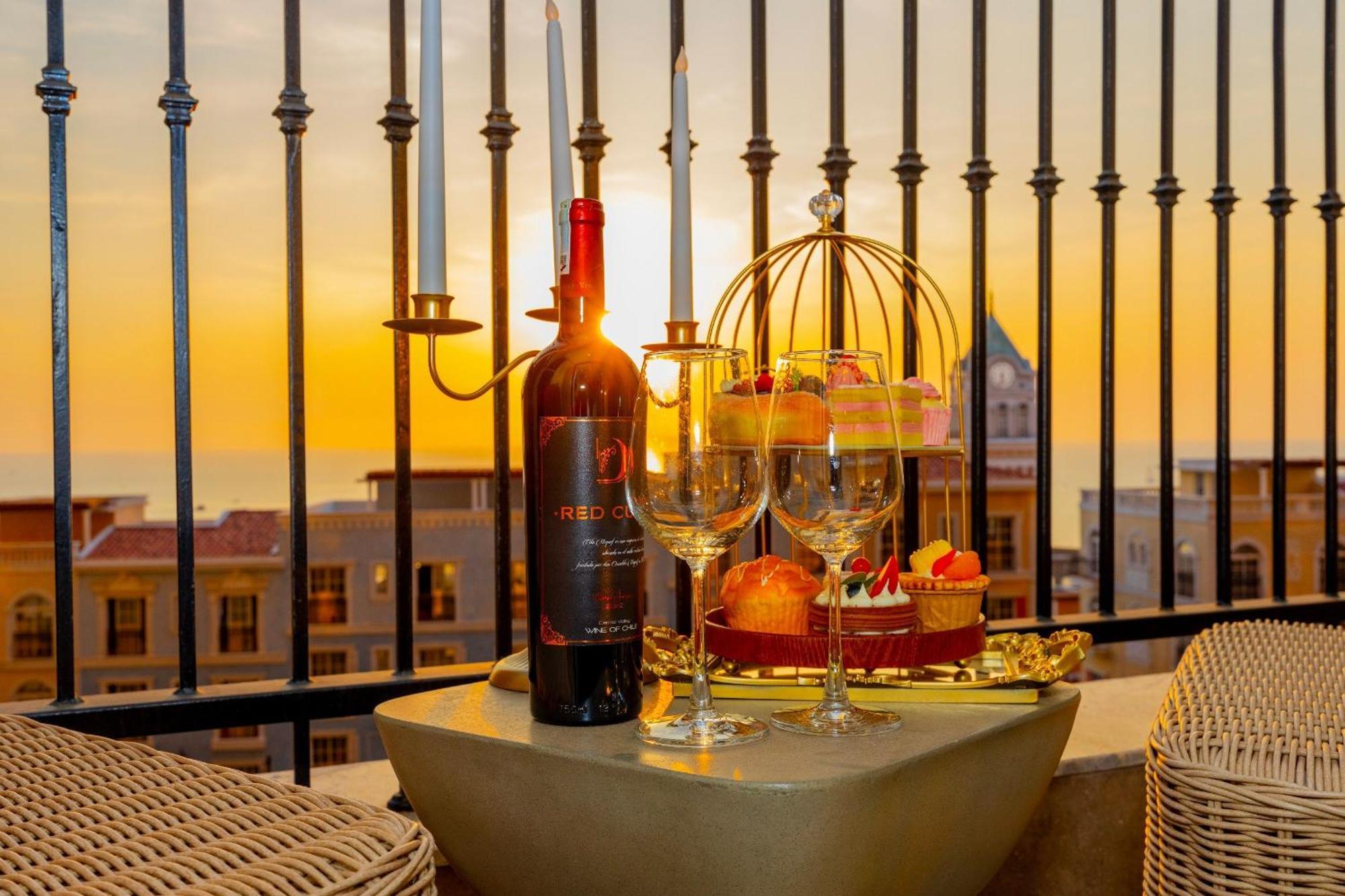 Sunset Sorrento Phu Quoc Aparthotel Екстериор снимка
